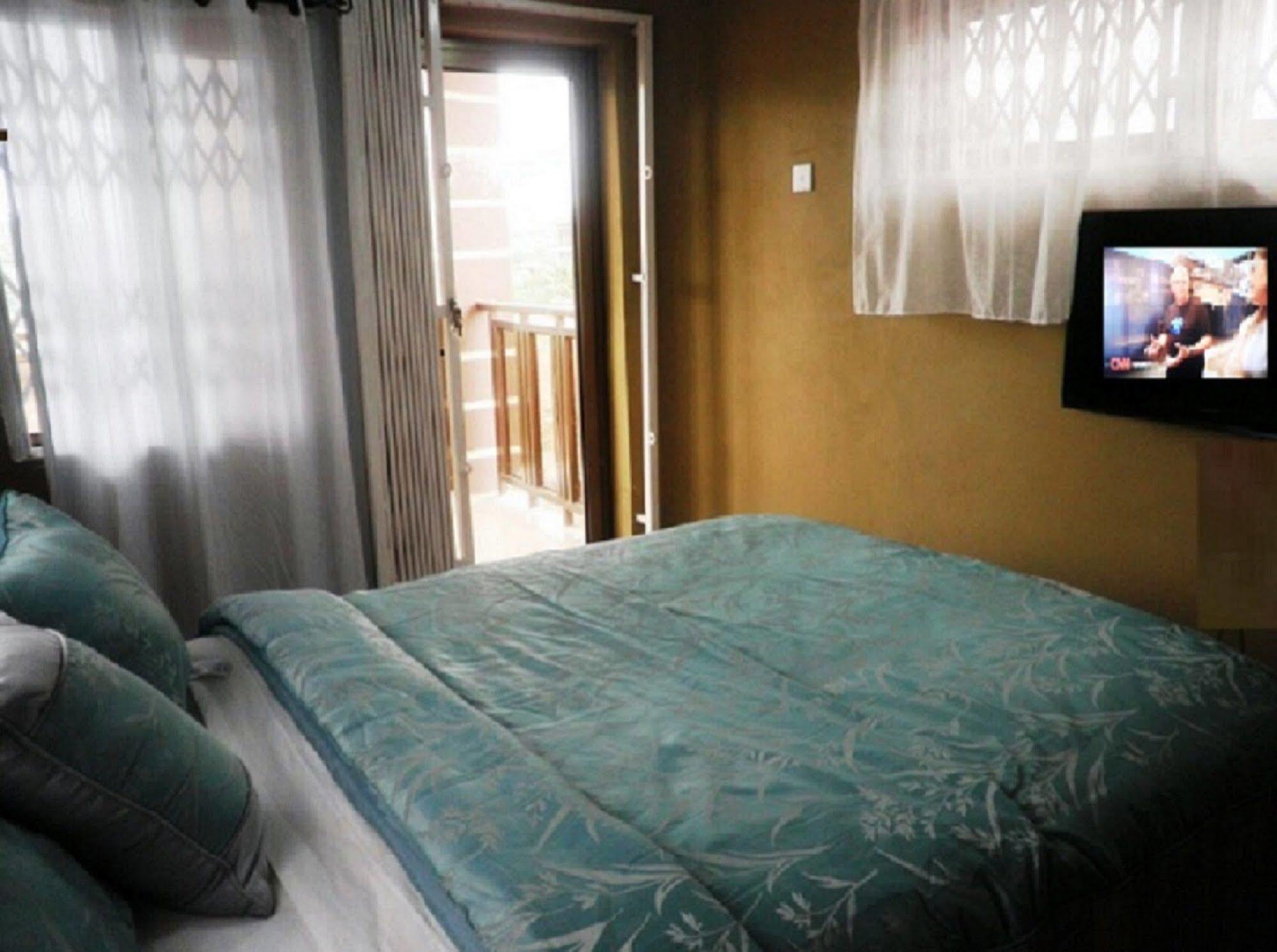 Marrets International Hotel - "Express" Cape Coast Bagian luar foto